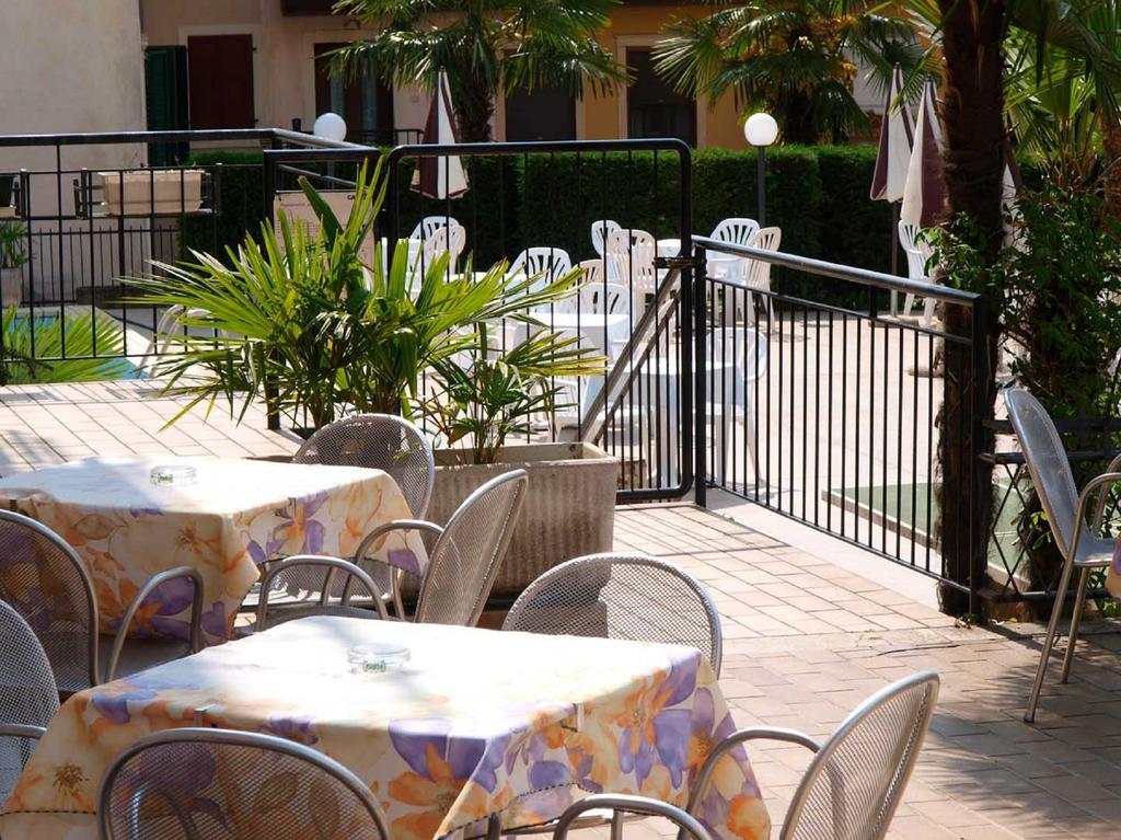Hotel Alberello Riva del Garda Ngoại thất bức ảnh