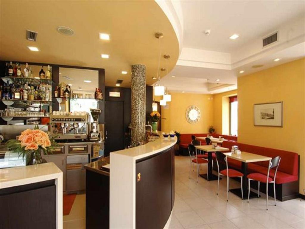 Hotel Alberello Riva del Garda Ngoại thất bức ảnh