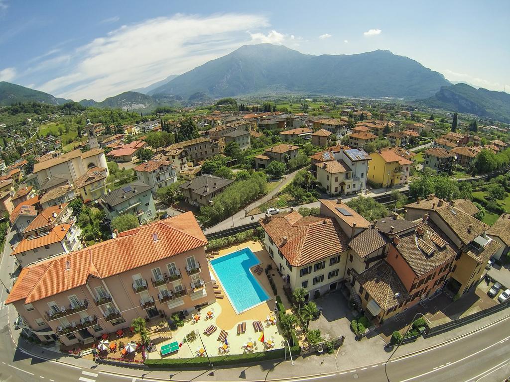 Hotel Alberello Riva del Garda Ngoại thất bức ảnh