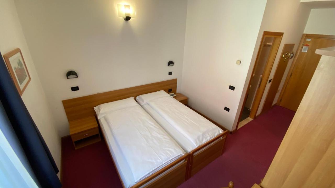 Hotel Alberello Riva del Garda Ngoại thất bức ảnh