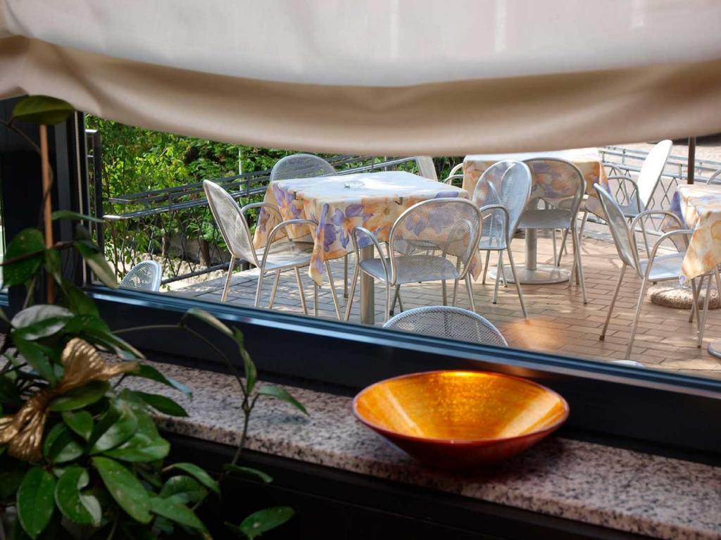 Hotel Alberello Riva del Garda Ngoại thất bức ảnh