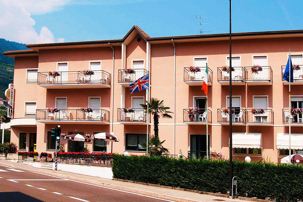 Hotel Alberello Riva del Garda Ngoại thất bức ảnh