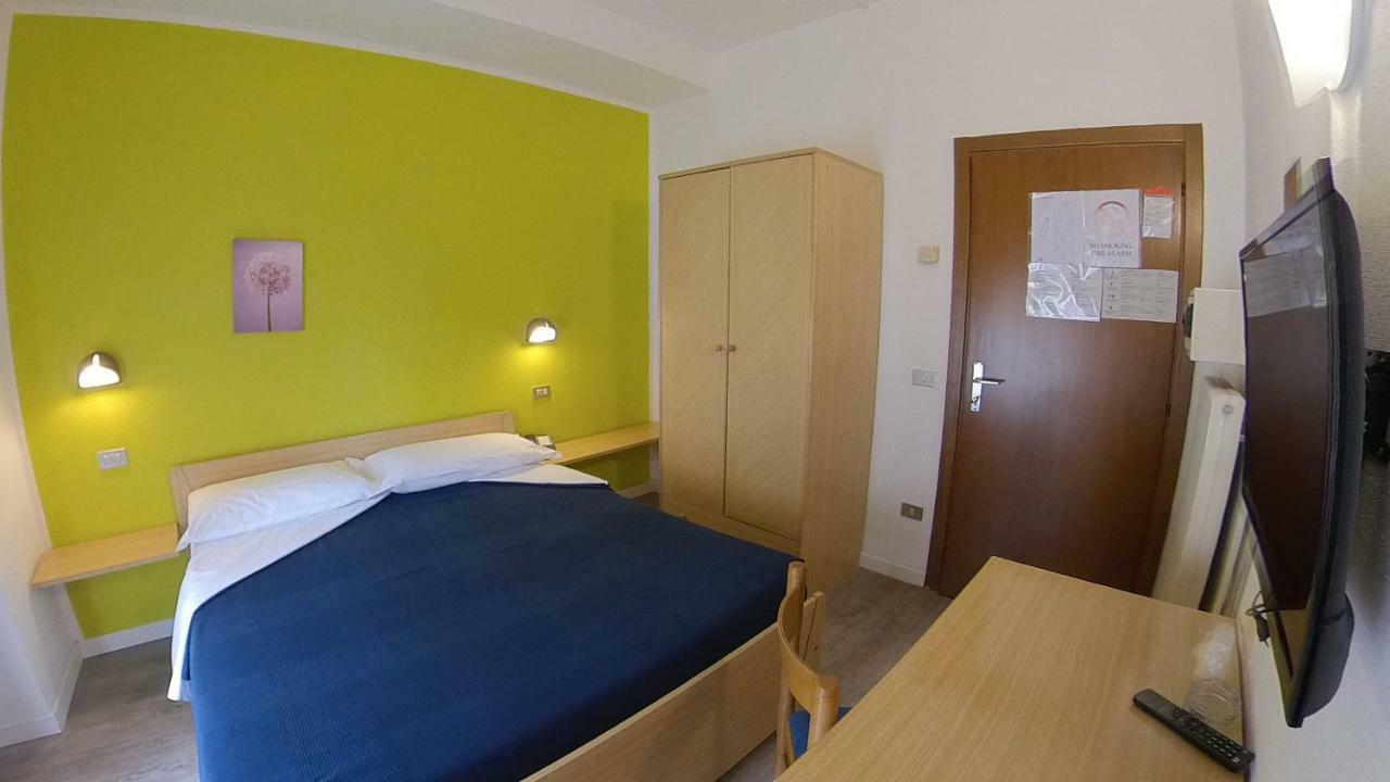 Hotel Alberello Riva del Garda Ngoại thất bức ảnh