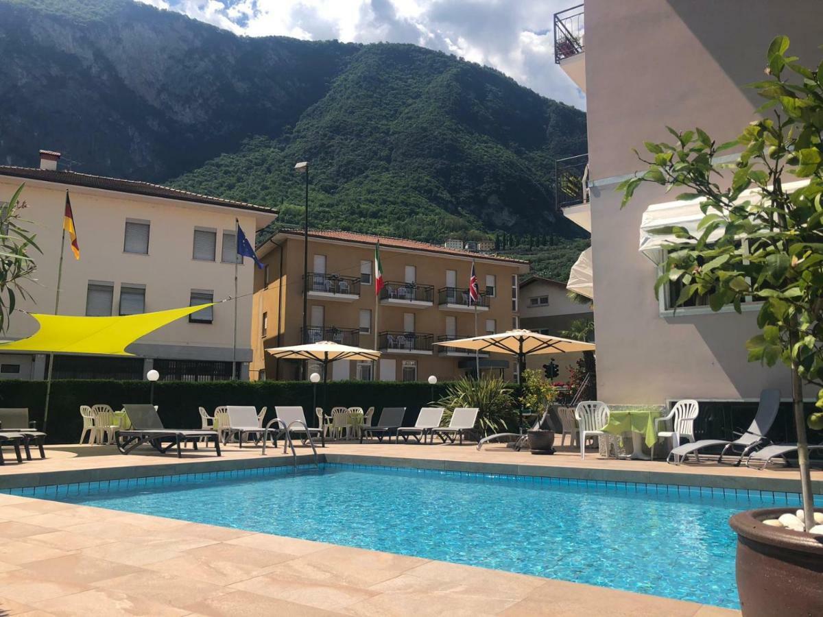 Hotel Alberello Riva del Garda Ngoại thất bức ảnh