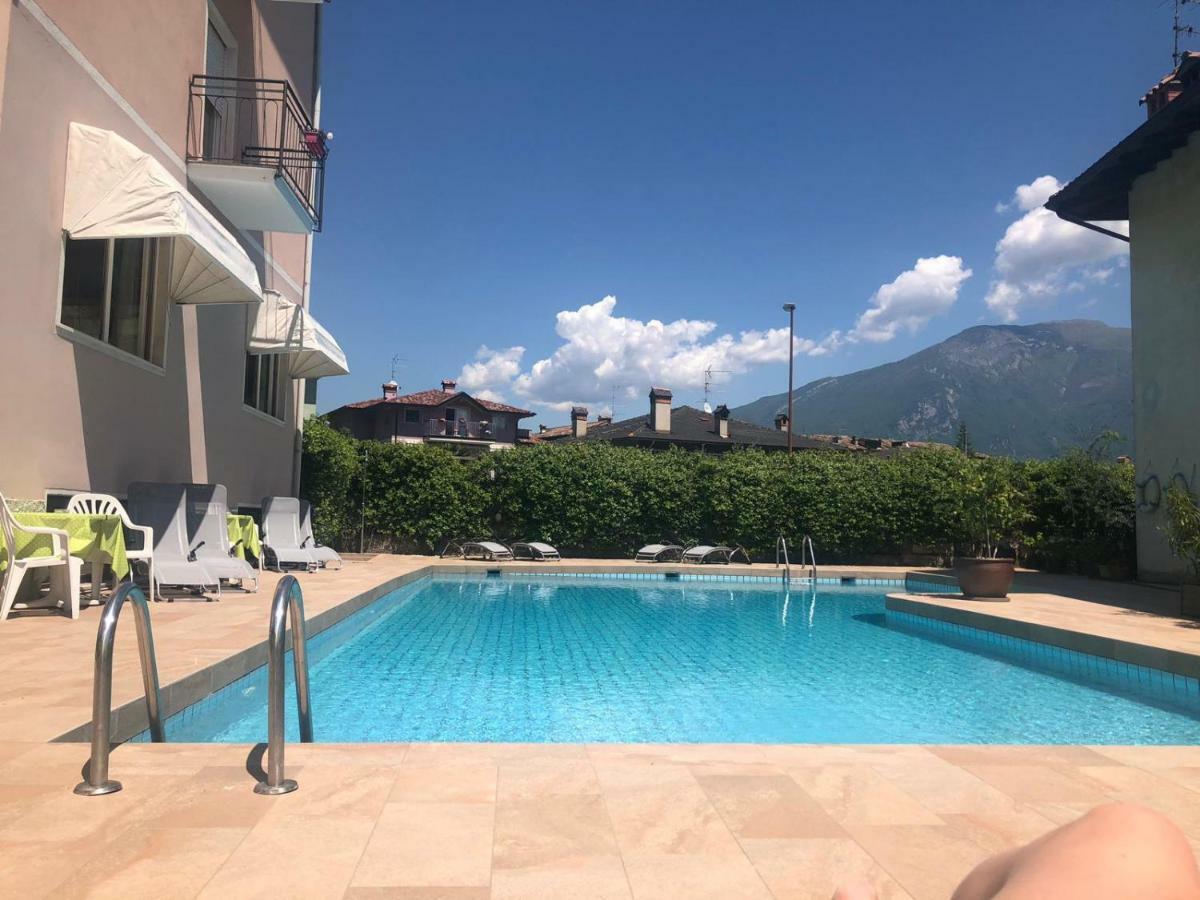 Hotel Alberello Riva del Garda Ngoại thất bức ảnh
