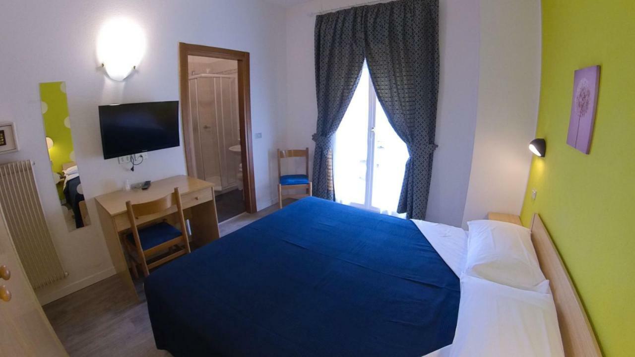 Hotel Alberello Riva del Garda Ngoại thất bức ảnh