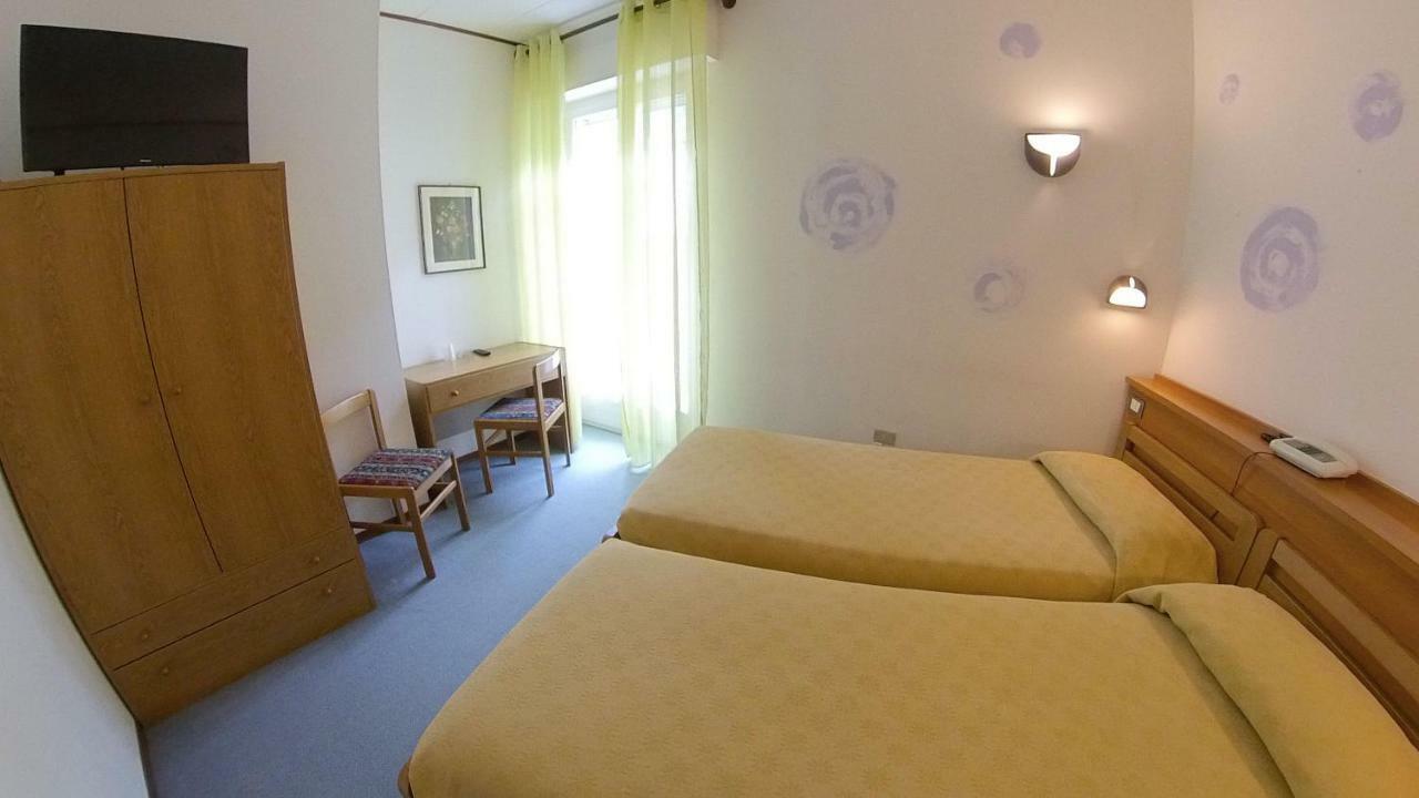 Hotel Alberello Riva del Garda Ngoại thất bức ảnh