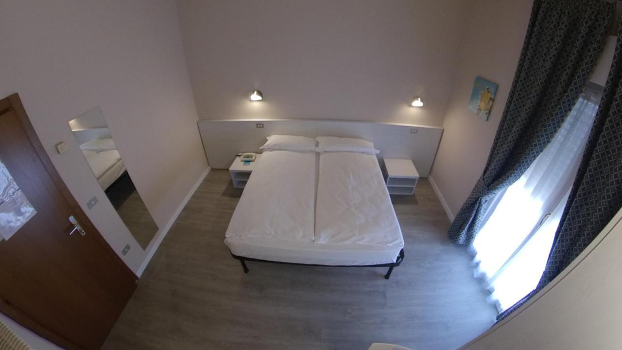Hotel Alberello Riva del Garda Ngoại thất bức ảnh