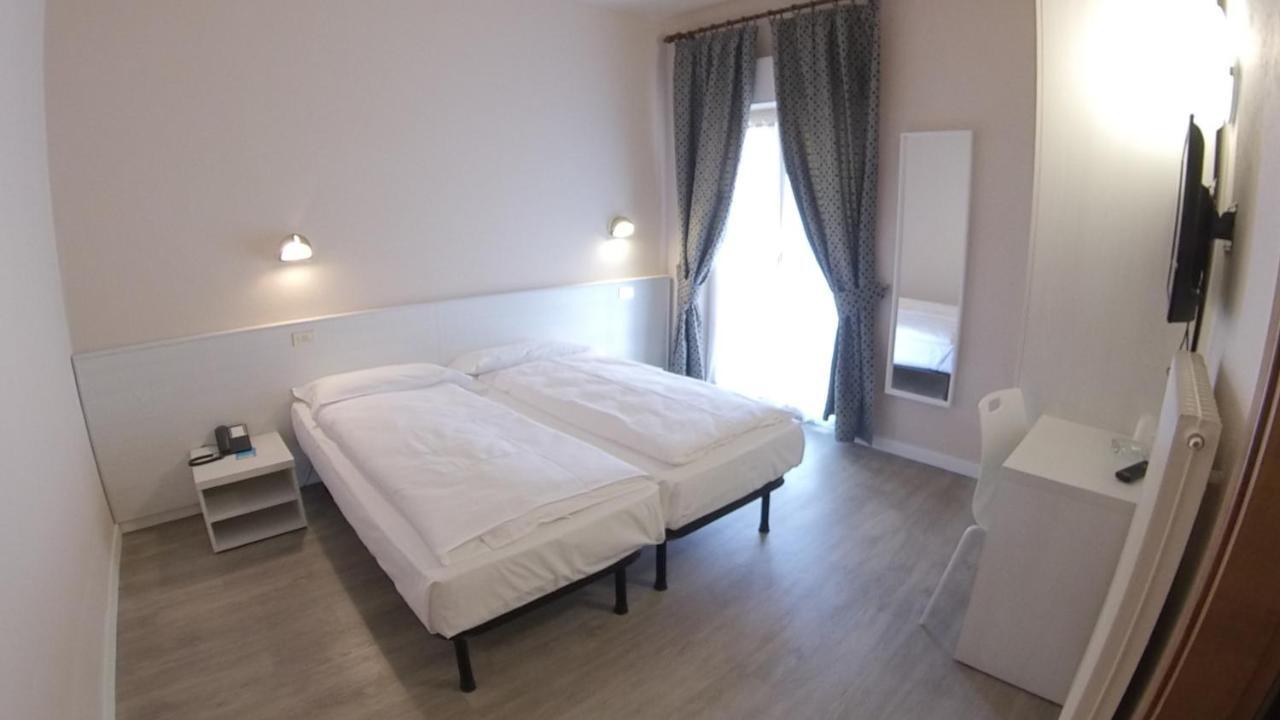 Hotel Alberello Riva del Garda Ngoại thất bức ảnh